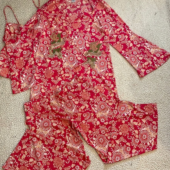 Natori Three Piece Green Dragon Loungewear - Picture 1 of 11